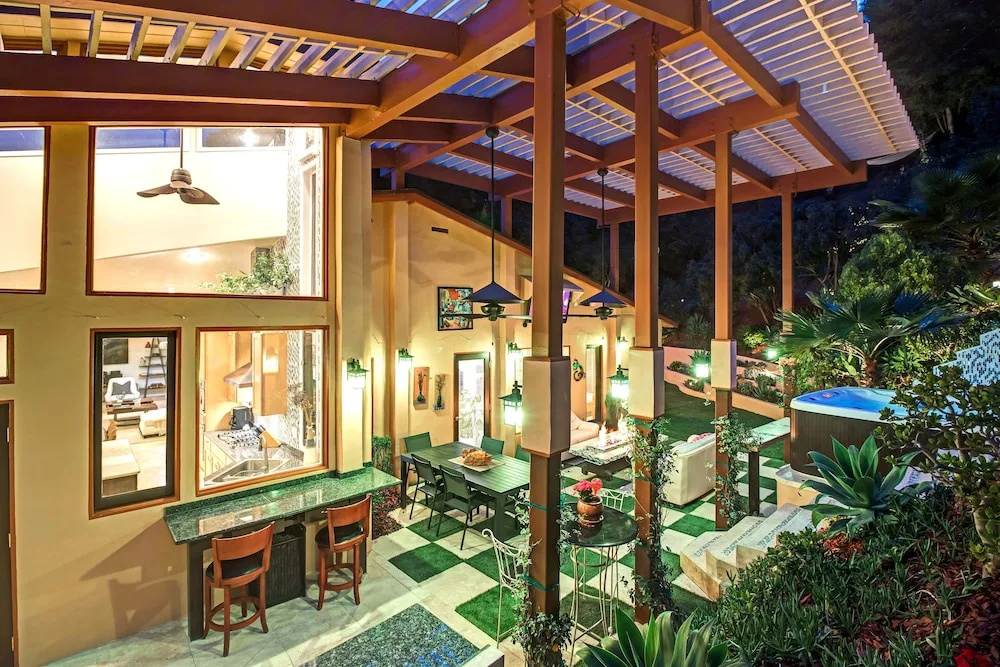 Skyhill Oasis W/ Hot Tub Walk To Universal 4 Bedroom Home