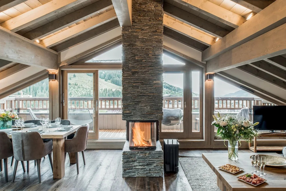 Mammoth Lodge by Alpine Resorts