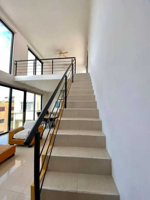2 bd 2 bath penthouse walking distance from 5th Av