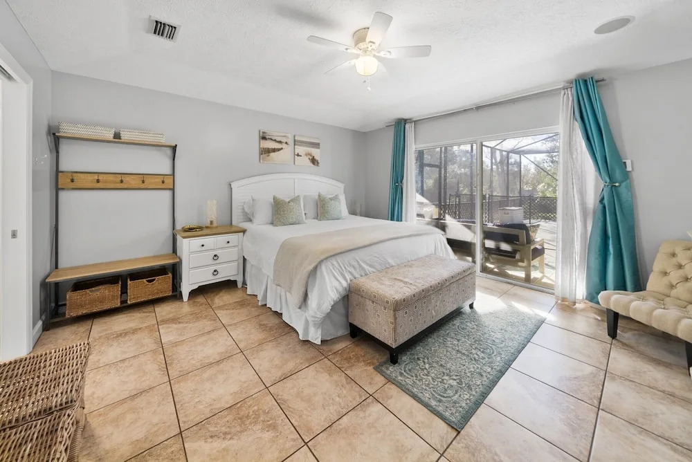 Sea-renity - 3 Br home by RedAwning