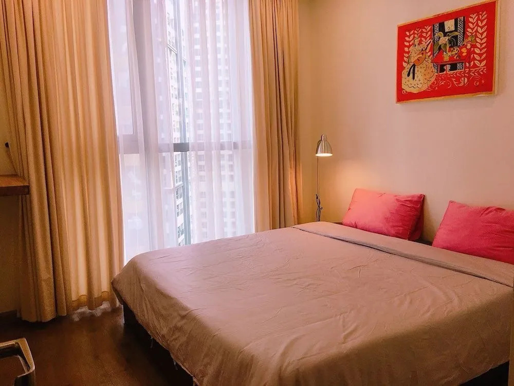 Aurora Apartment by Glenwood