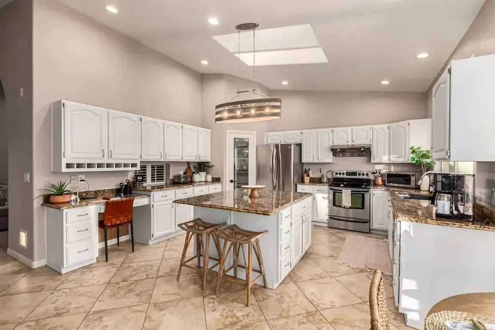 NEW Paradise Park Heated Pool Spa BBQ