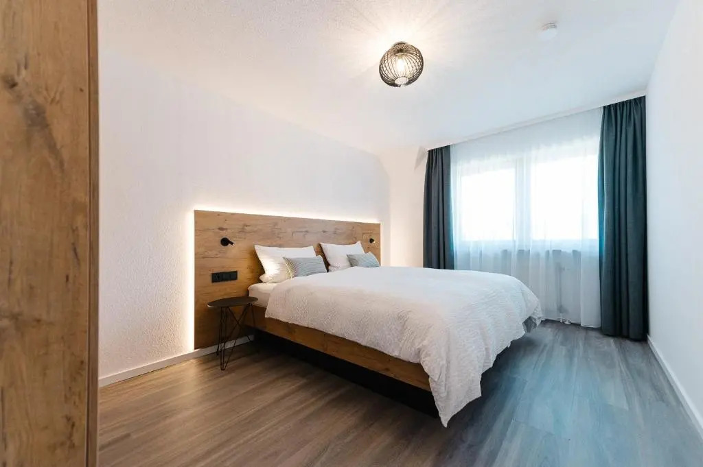 Moderne 3 Zi.-FeWo BlackForest Art Nähe Freiburg