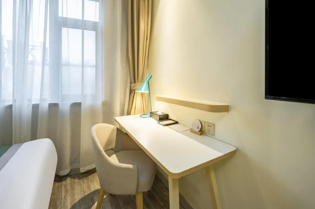 Homeinn Selected Hotel (Qingdao North Railway Station Jinshui Road)