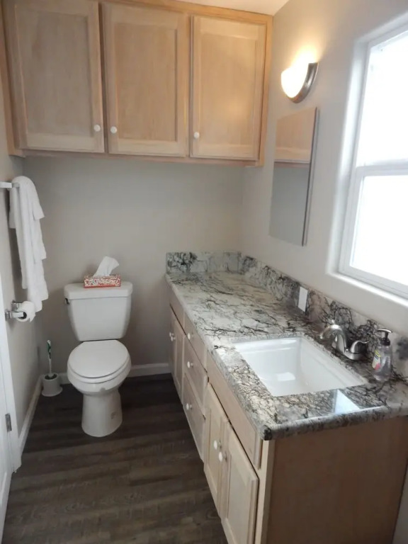 320 Main Street 2 Bedroom Home by Redawning