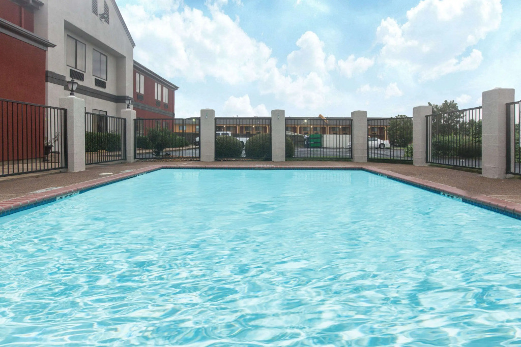 Super 8 by Wyndham Southaven