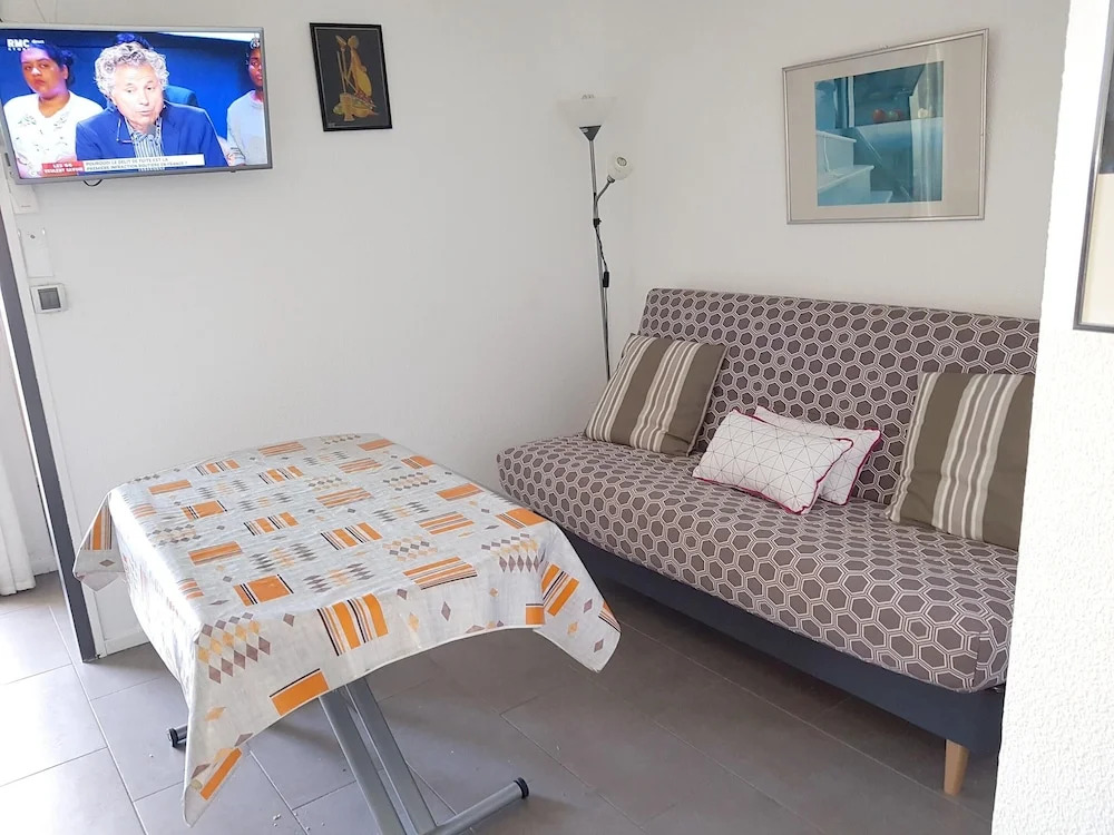 Apartment with One Bedroom in Canet-En-Roussillon, with Wonderful Sea View, Furnished Terrace And Wifi - 70 Km From the Slopes