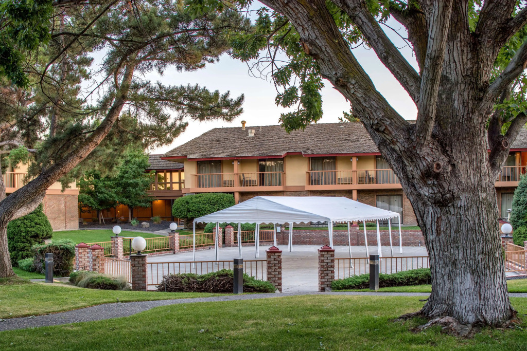 Red Lion Hotel Pasco Airport & Conference Center