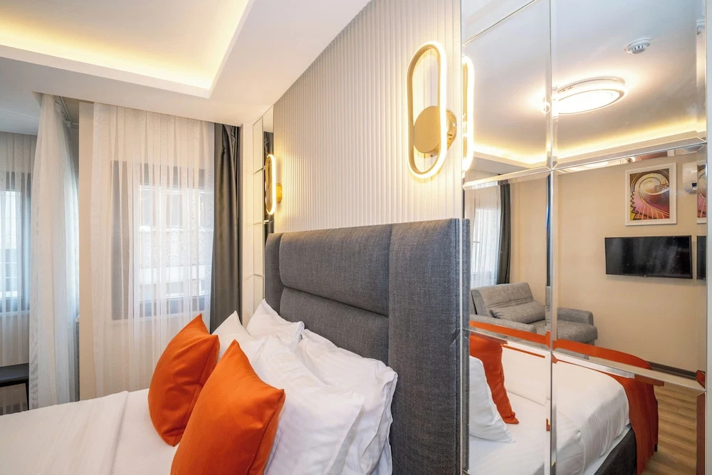 Отель Robin Hotel