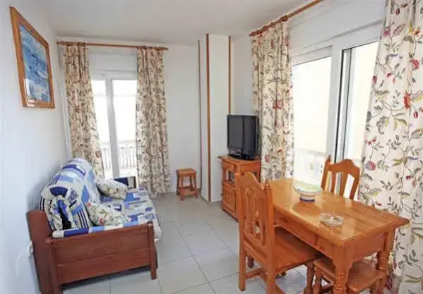 Apartamentos La Proa