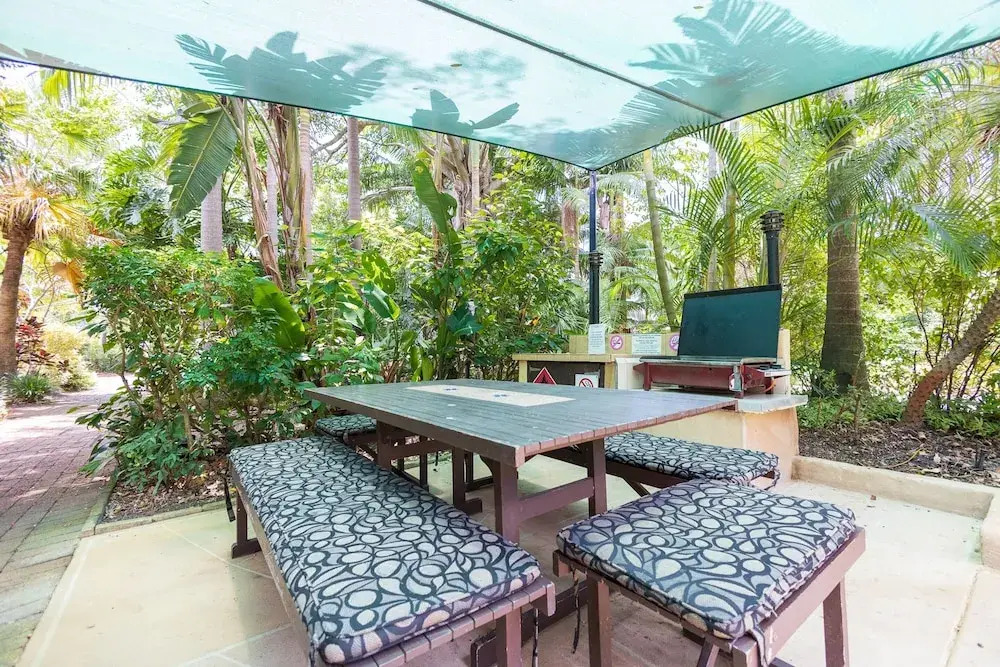 Paradise Grove Holiday Apartments