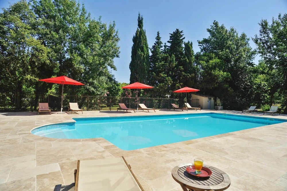 House With 2 Bedrooms in Grans, With Pool Access and Furnished Terrace