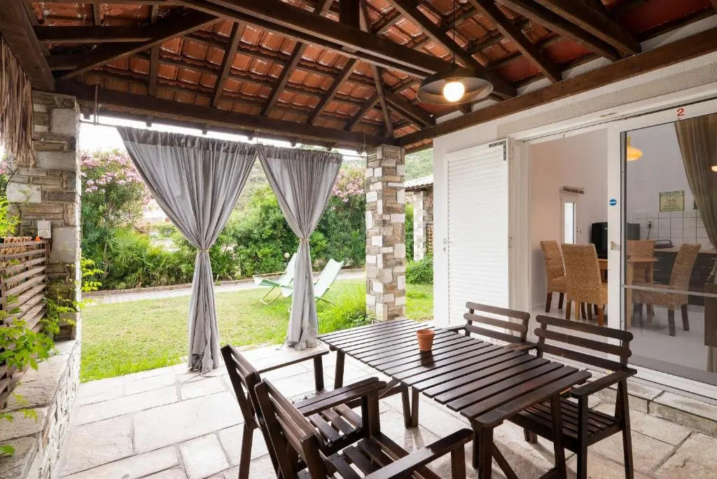 Pyrgos Bungalows