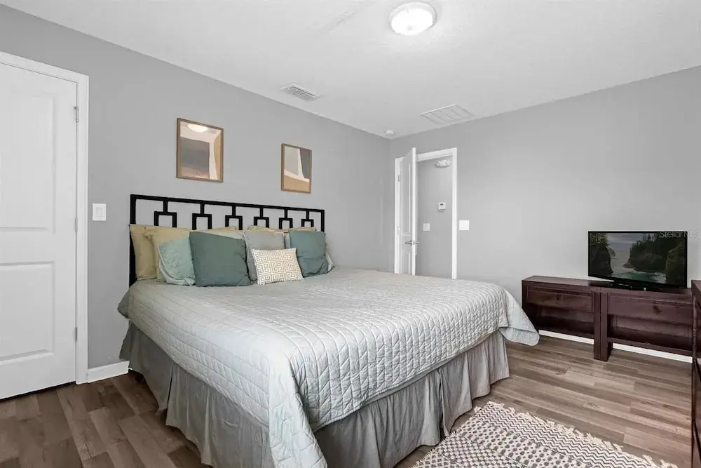 Stunning 5Bd Close to Disney at Storey Lake 3199