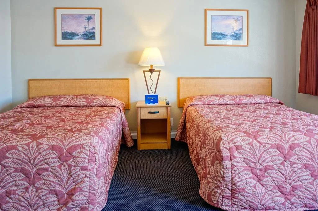 Harbor Motel
