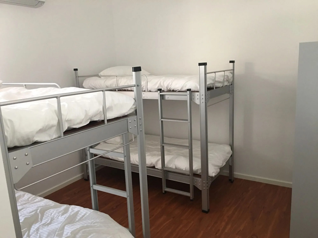 Downtown Backpackers Hostel Perth - note - Valid Passport required for check in