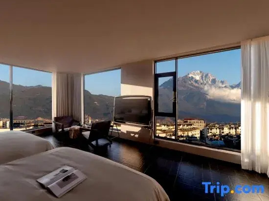 Hengdi • Ancient Path Divine Spring Cultural Hotel (Lijiang Gucheng Big Waterwheel)