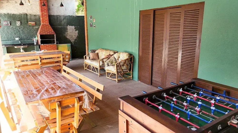 Casa a 200m da Praia com Piscina Privativa para Grupos em Boracéia