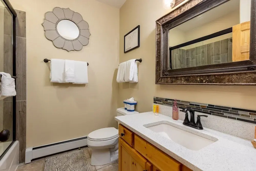 24 Snake River Village Townhomes 2 Bedroom Condo by RedAwning