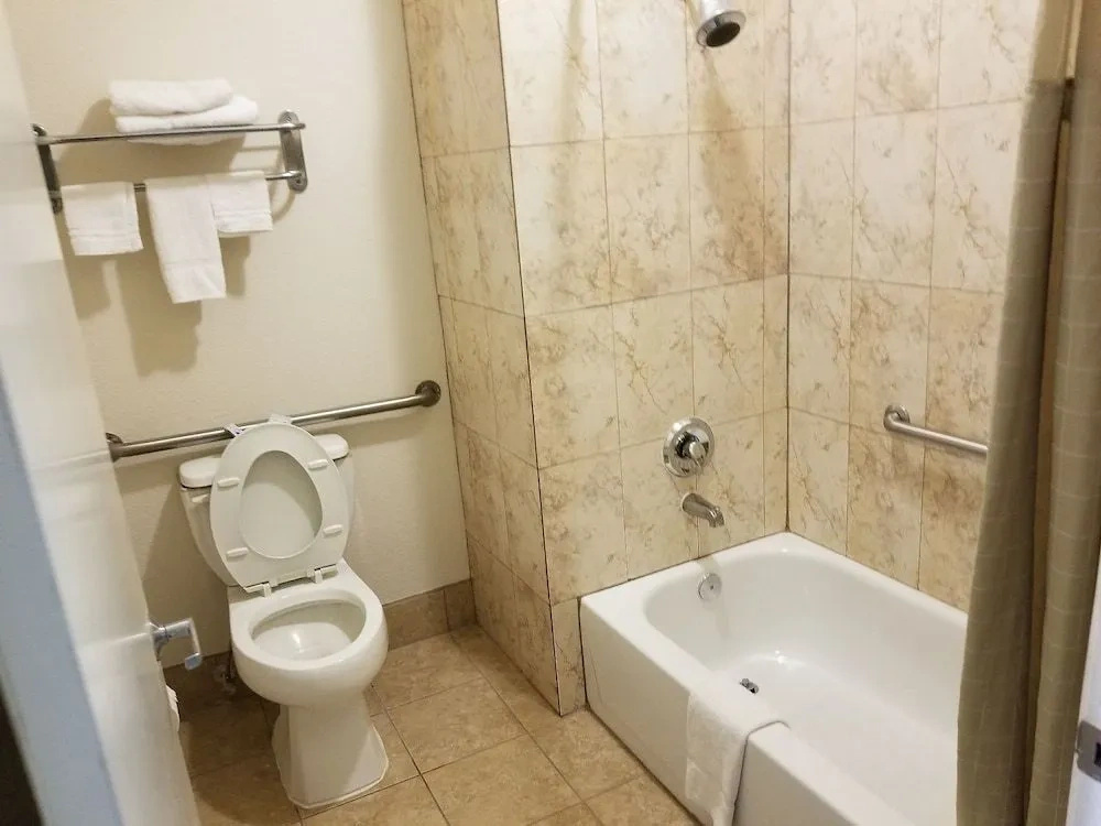 Executive Inn & Suites