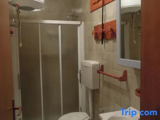 Lovely Holiday Apartment With sea View