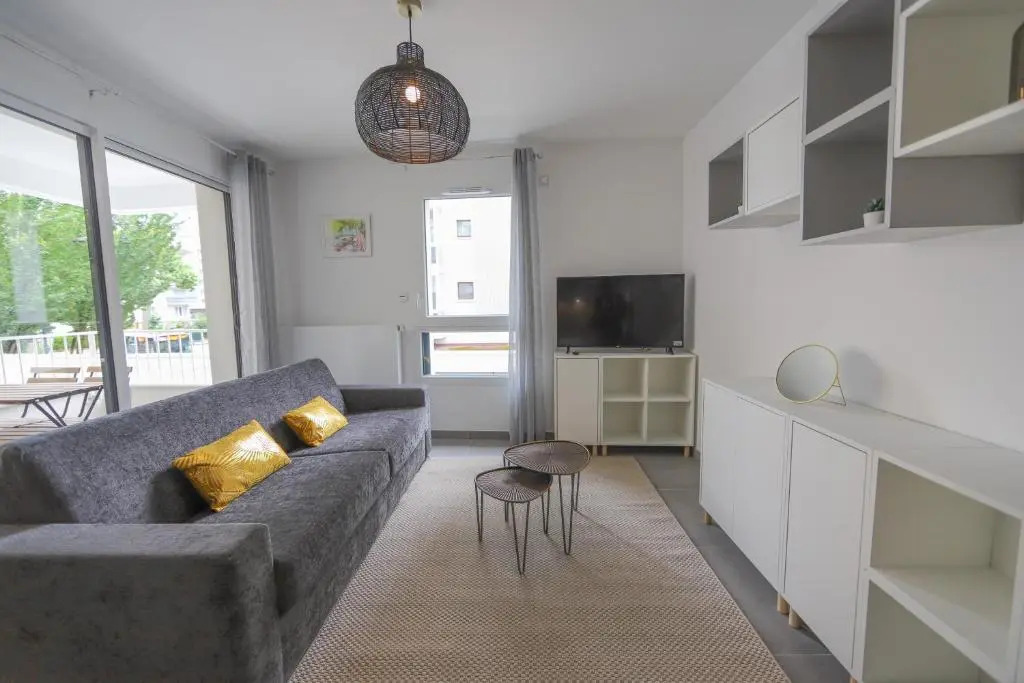 Le Romain -1-bedroom with private garage