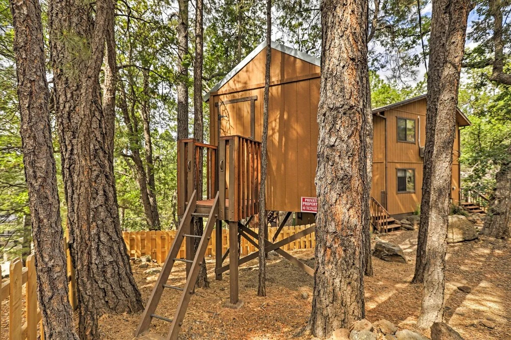 Pet-friendly Munds Park Retreat w/ Wraparound Deck
