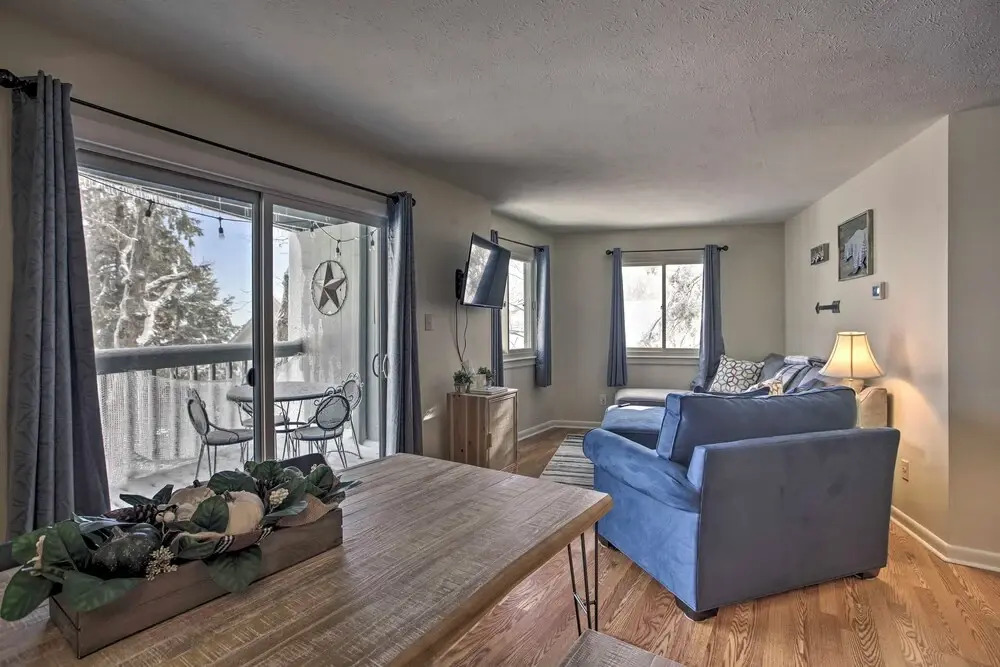 Ski-in Ski-out Wintergreen Condo w/ Balcony
