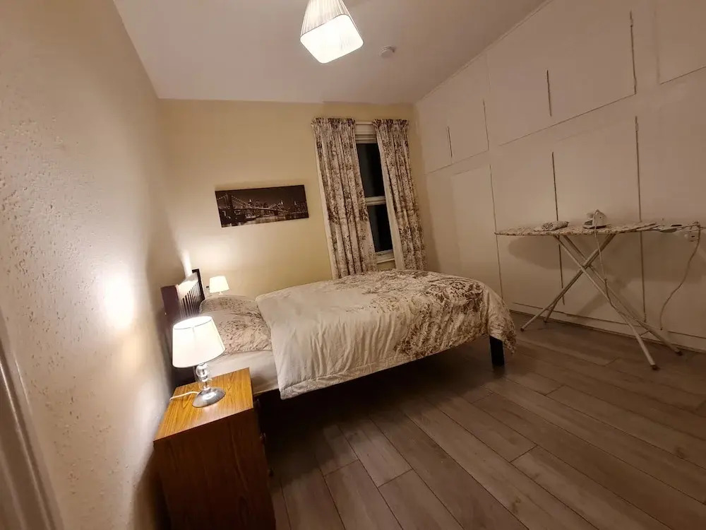 House-sleeps4-parking-garden