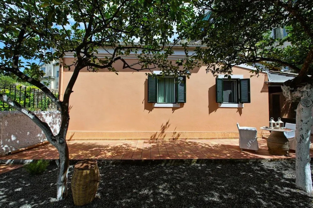 Casa Paleopolis near Royal Baths MonRepo