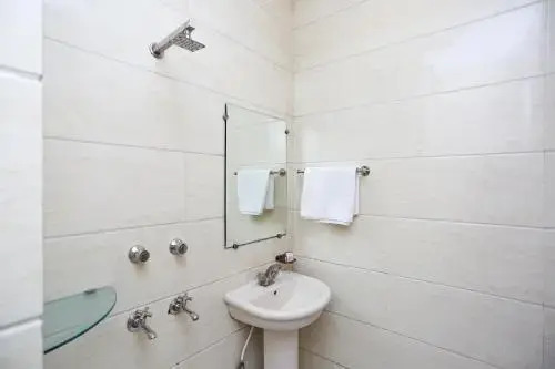 Hotel Paras