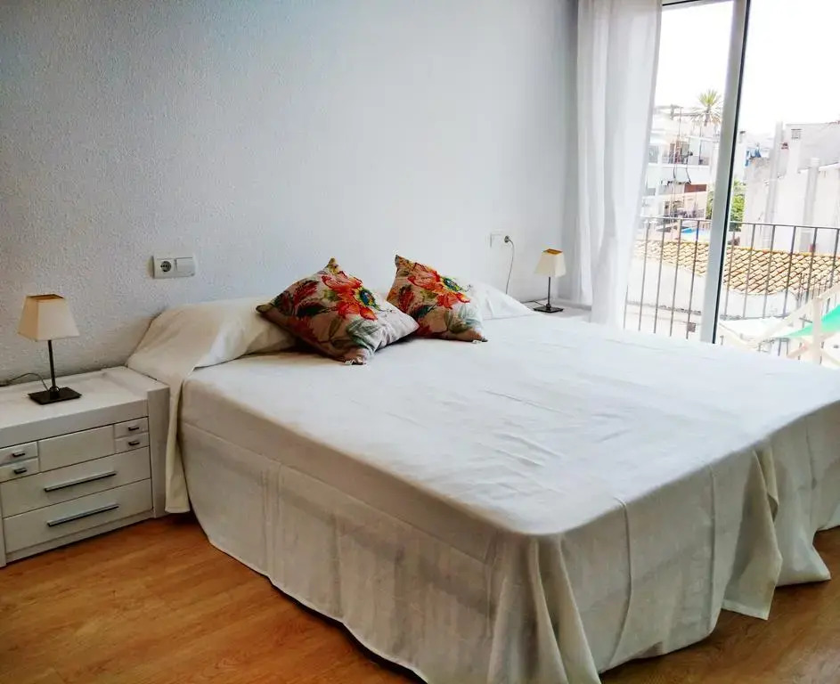 White Mediterranean Apartment