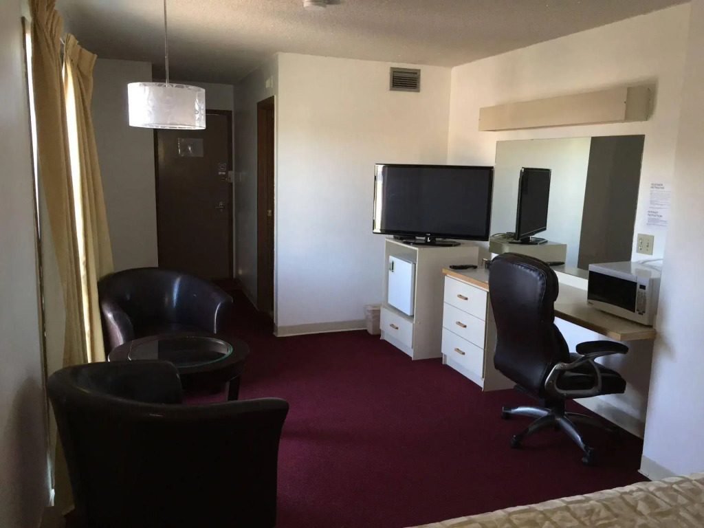 Voyageur Motel