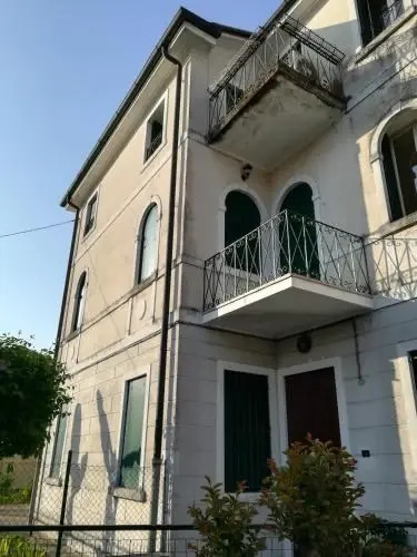 Via Alfieri 23