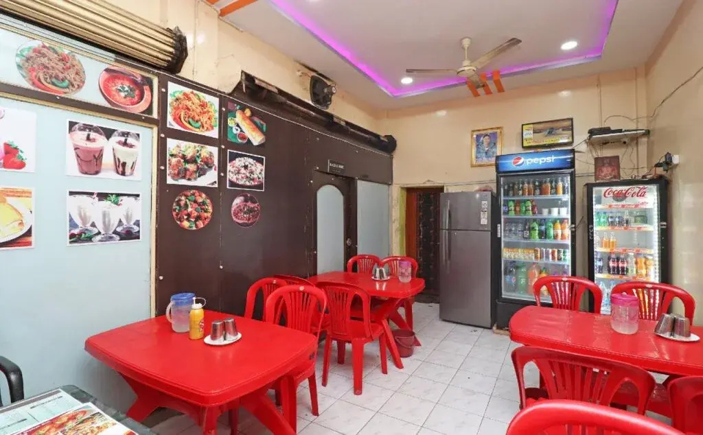 Parakh Palace By OYO Rooms