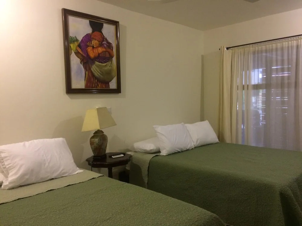 Casa María Aeropuerto B&B