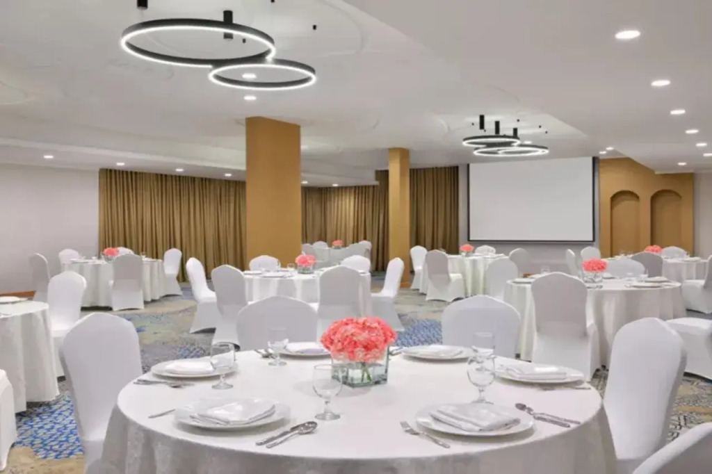 Holiday Inn Jeddah Corniche by IHG