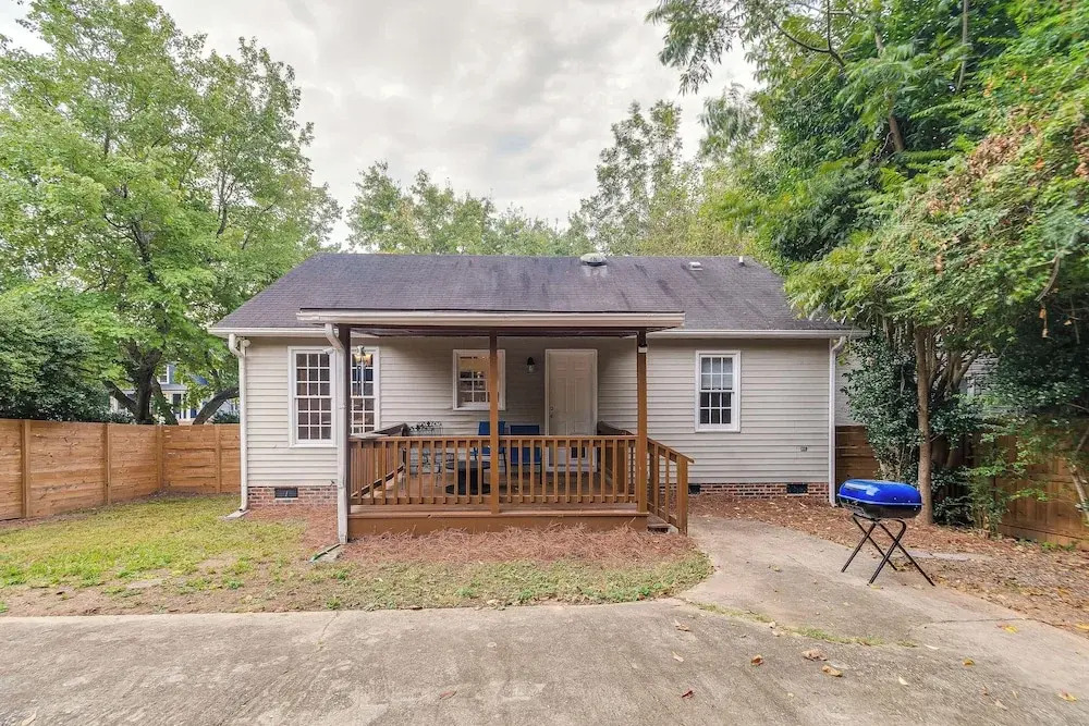 Home w/ Pet-friendly Yard, 1 Mi to Dtwn Raleigh!