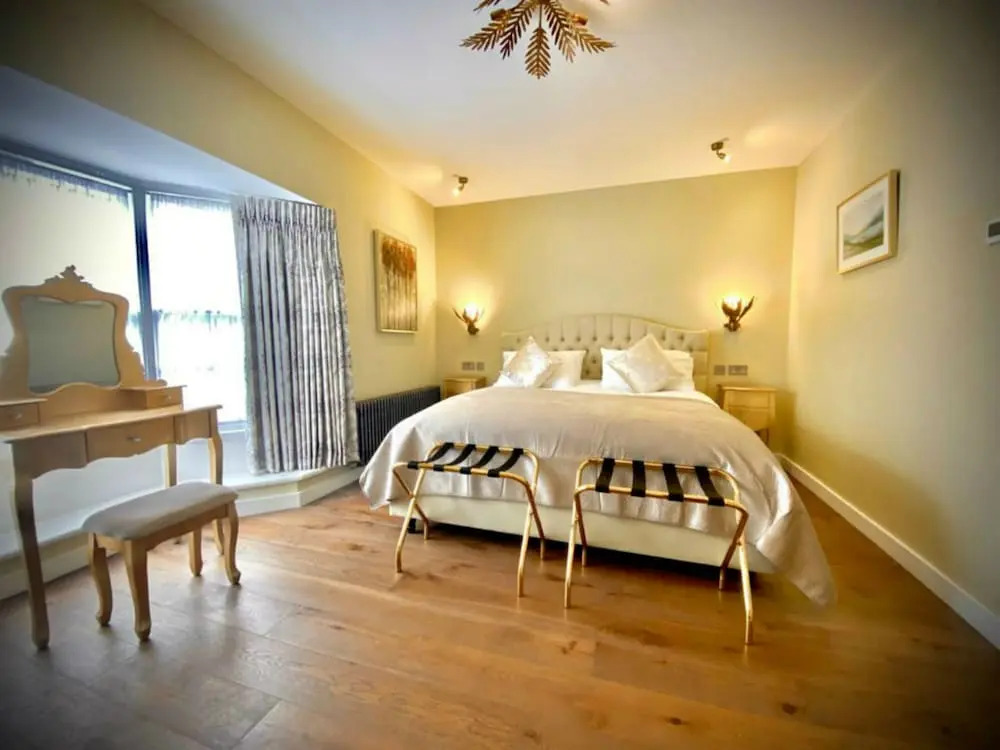 The Cherry Tree Hotel