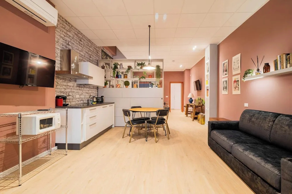 Loft Enrico Modern City pad in Historic Bologna