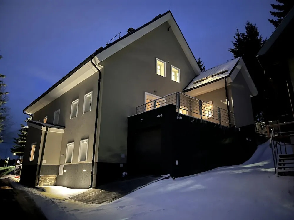Hillside No. 18