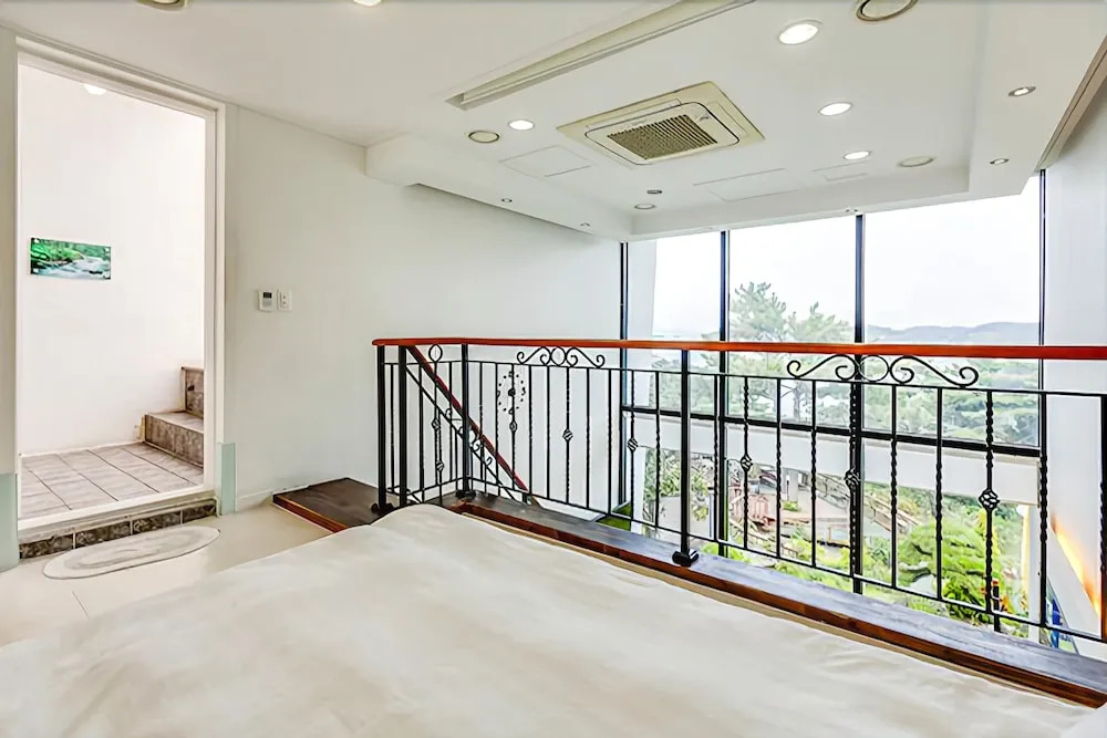 Tongyeong Mari Joa Pension