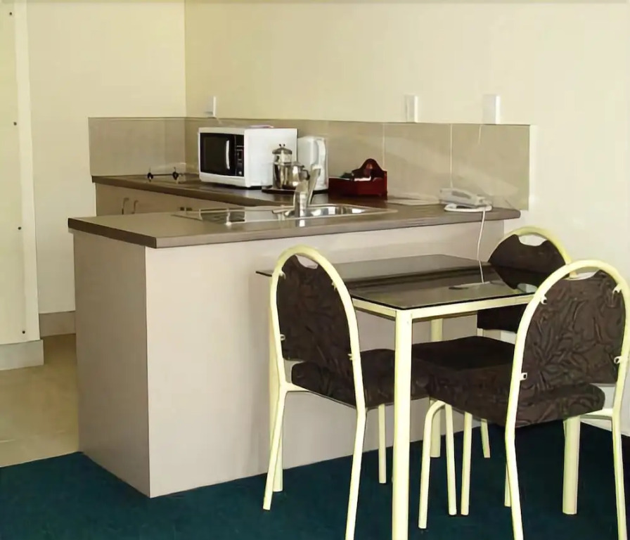 BKs Fountain Court Motel