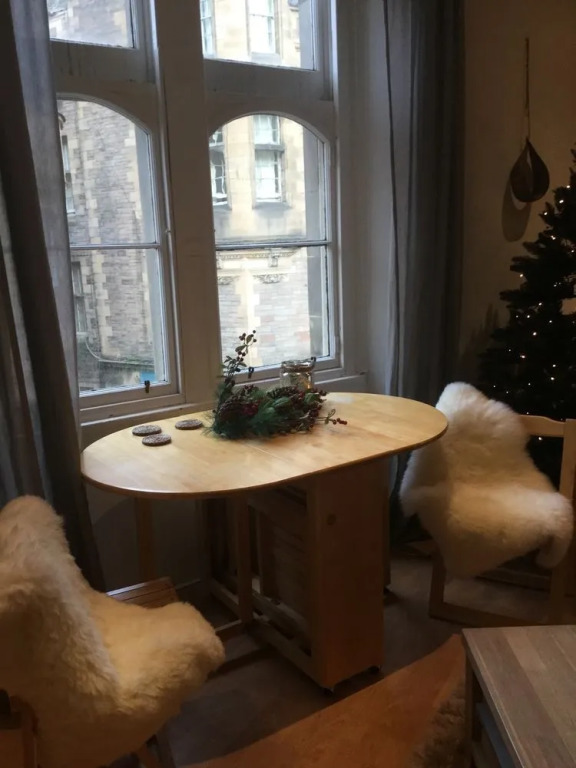 Edinburgh Old Town Apartment