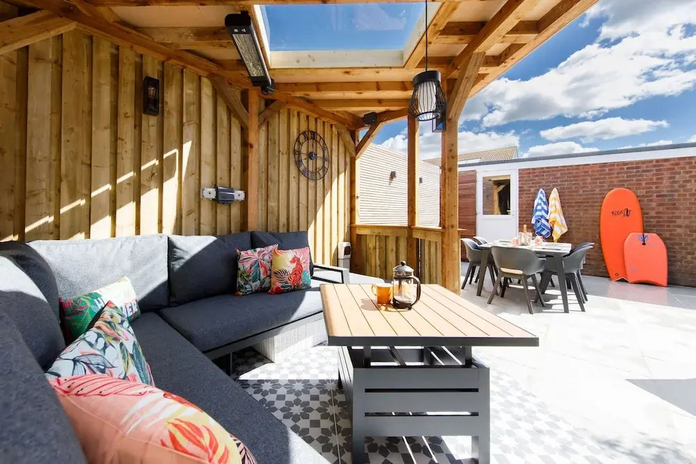 Coastal Retreat for 6 Close to Beaches