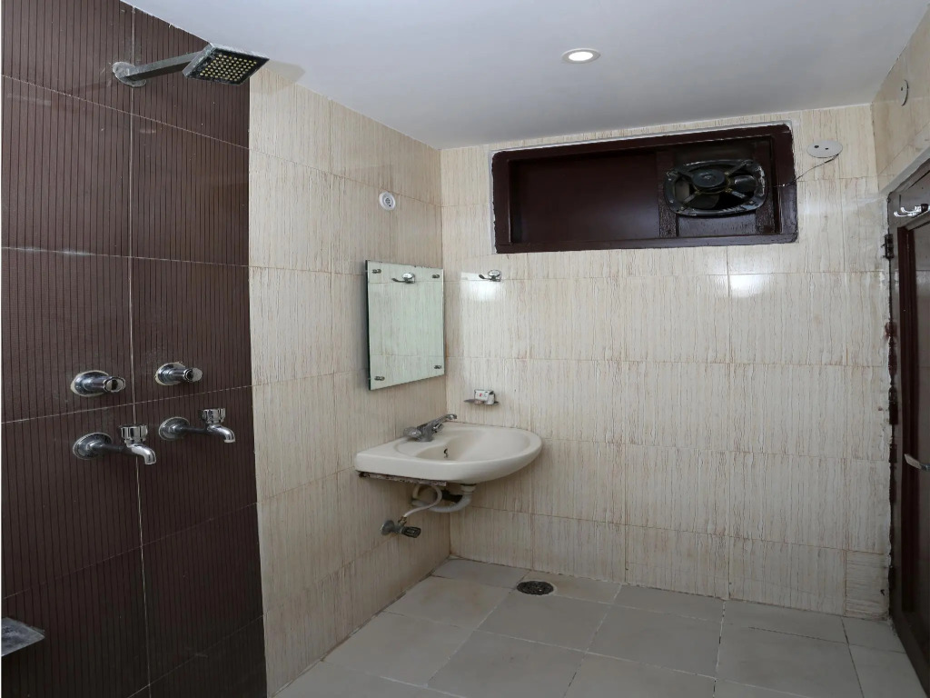 OYO 3919 Hotel Sai Dham