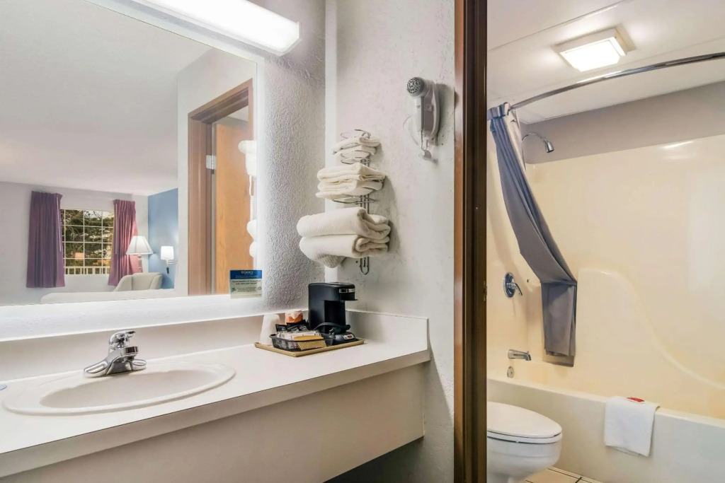 Econo Lodge Branson Theater District