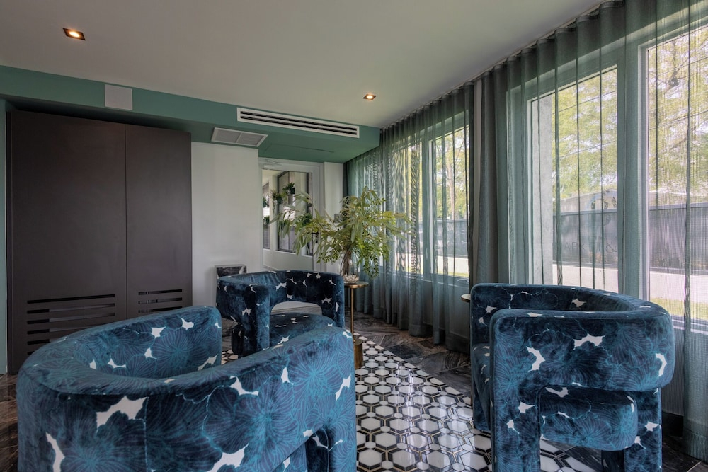 Portofino 4BD Suite Pool Resort Vibe