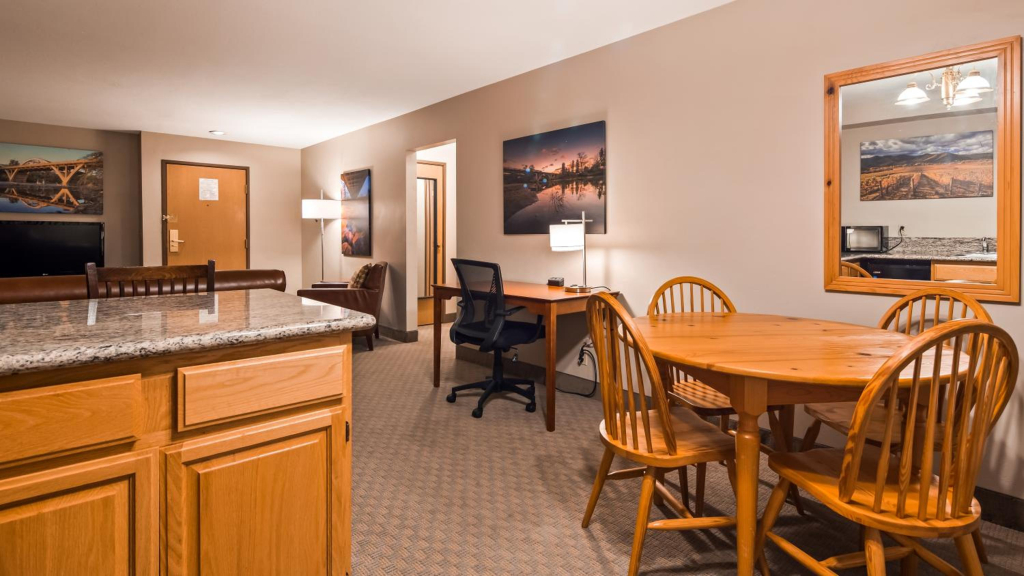 Best Western Inn at the Rogue