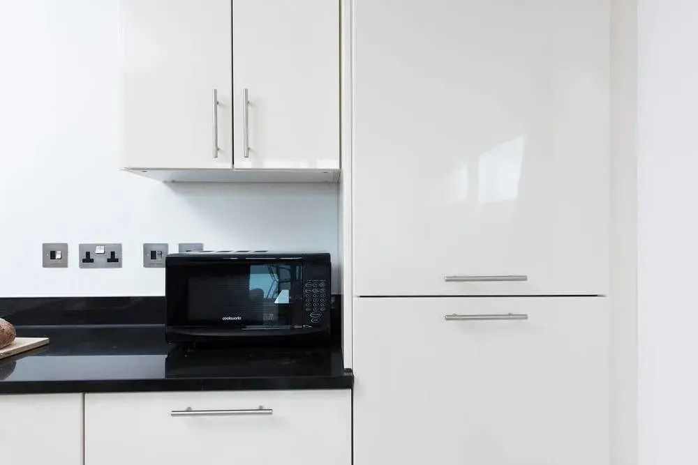 Modern 3BR Flat in Stratford With Great Views!